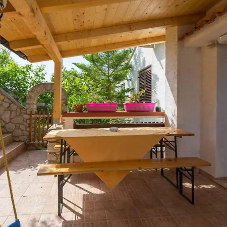 Apartmets Margarita, 3*